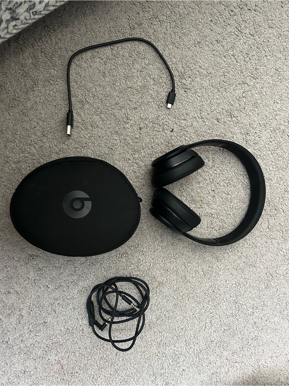 Beats solo 3 wireless headphones
